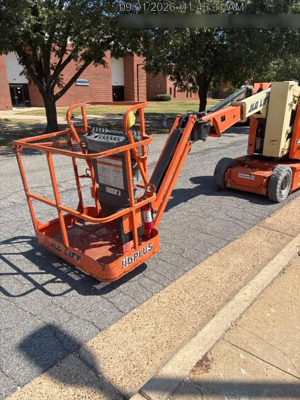 2019 JLG E300AJP