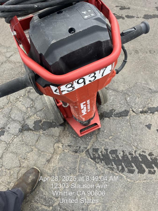 2023 HILTI TE 3000-AVR