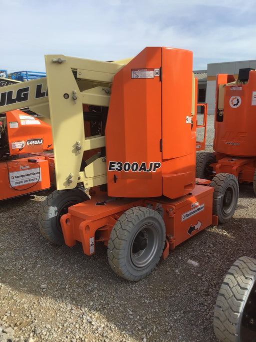 2019 JLG E300AJP
