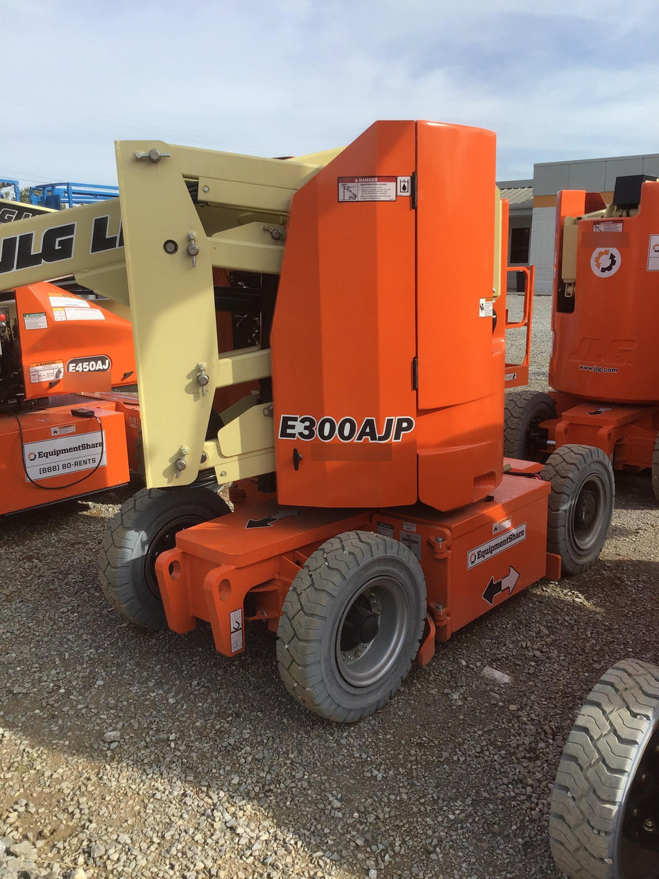 2019 JLG E300AJP