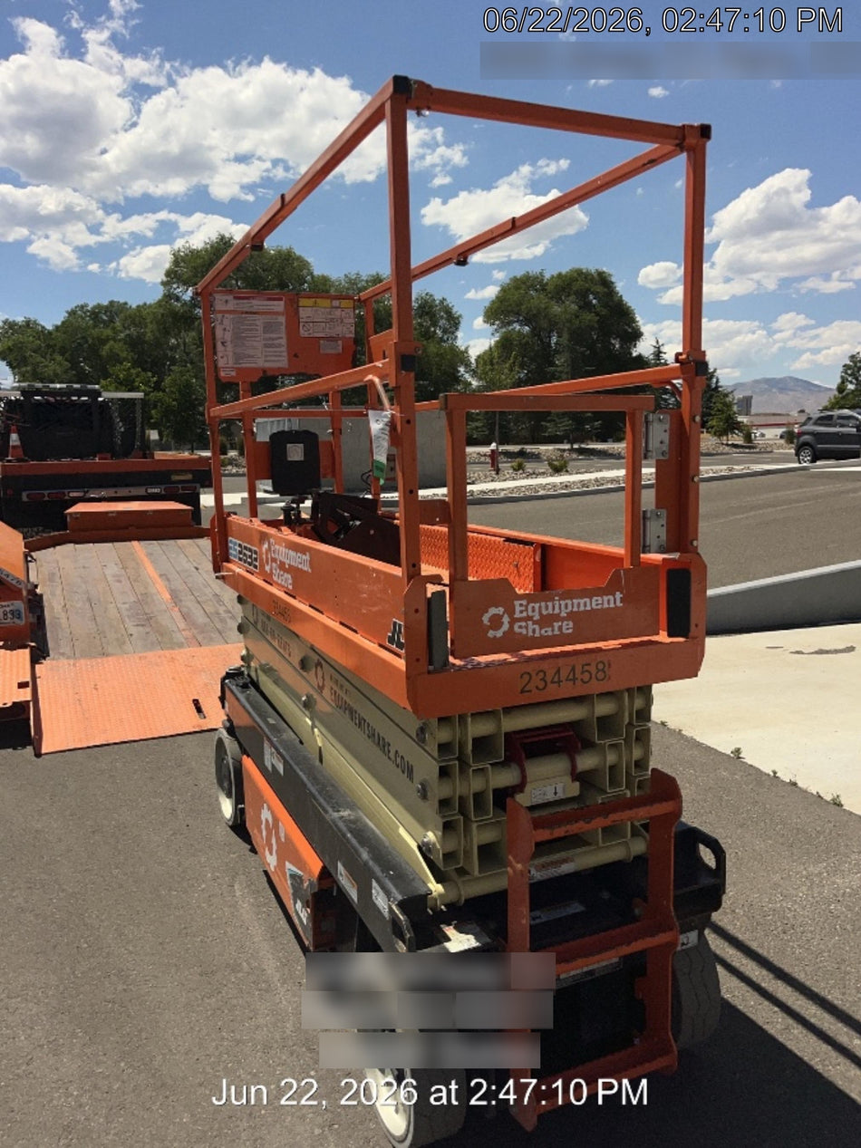 2022 JLG ES2632