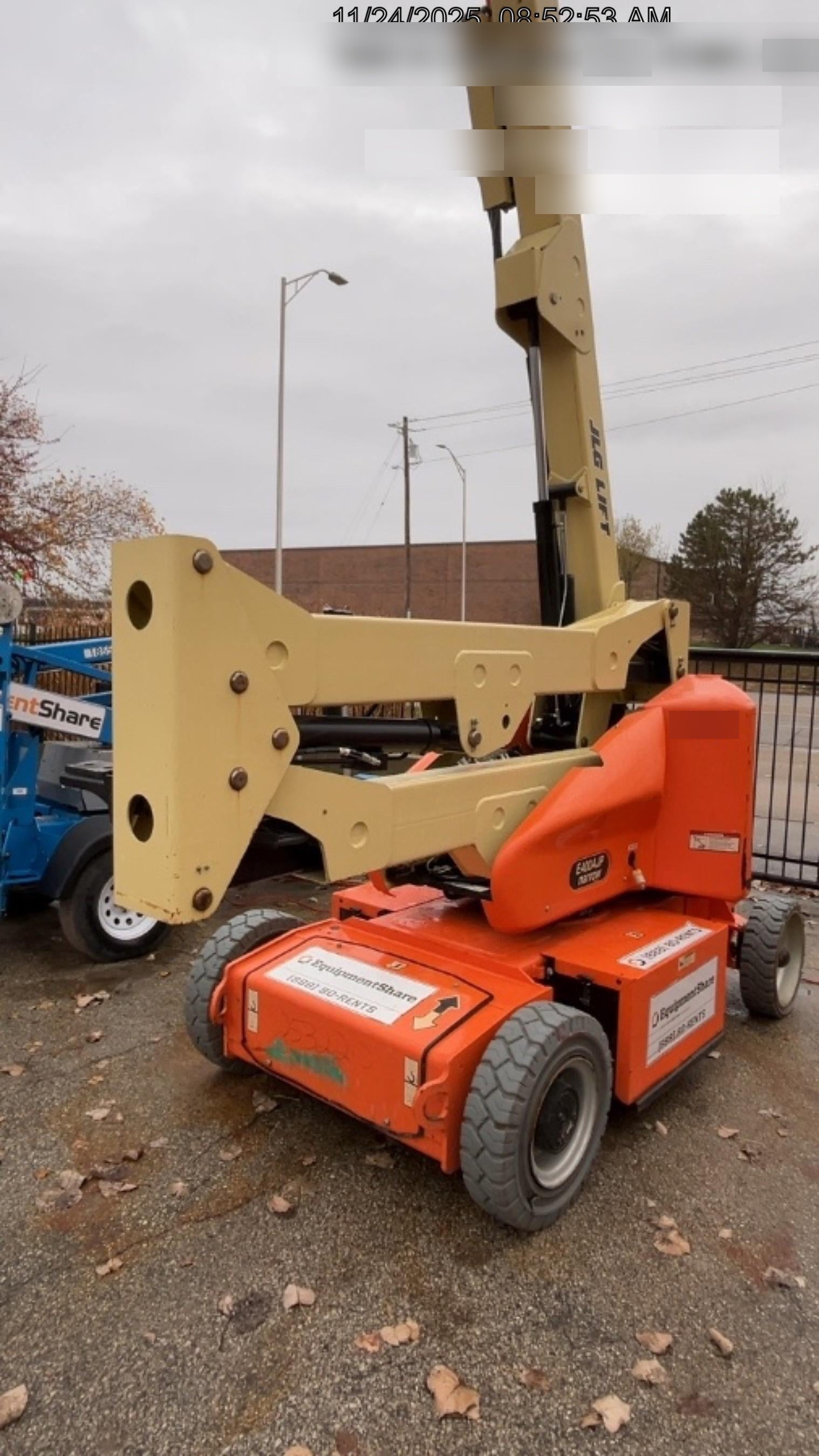 2019 JLG E400AJPN