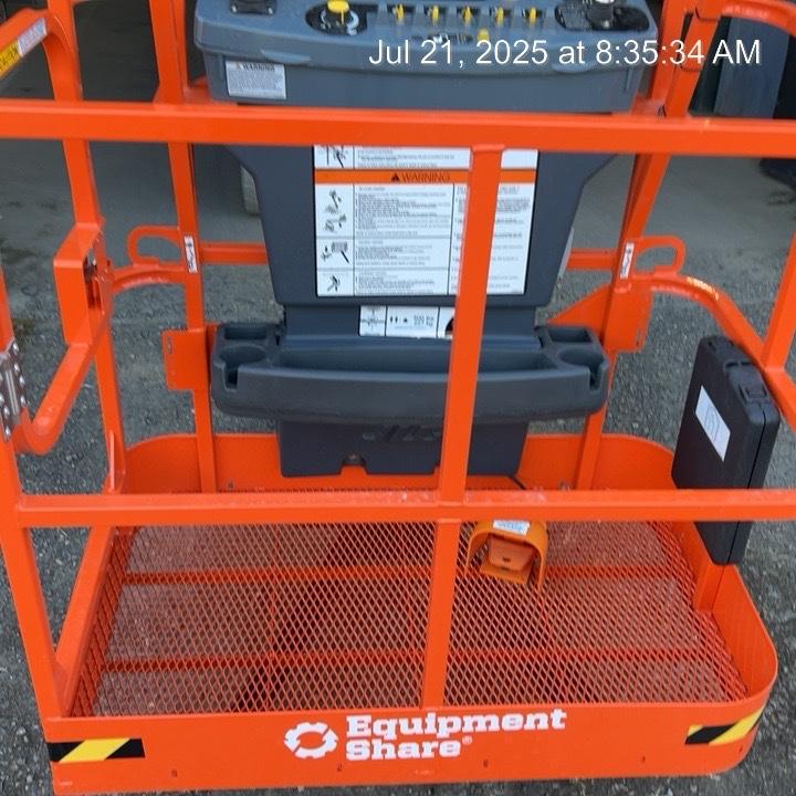 2025 JLG E300AJP