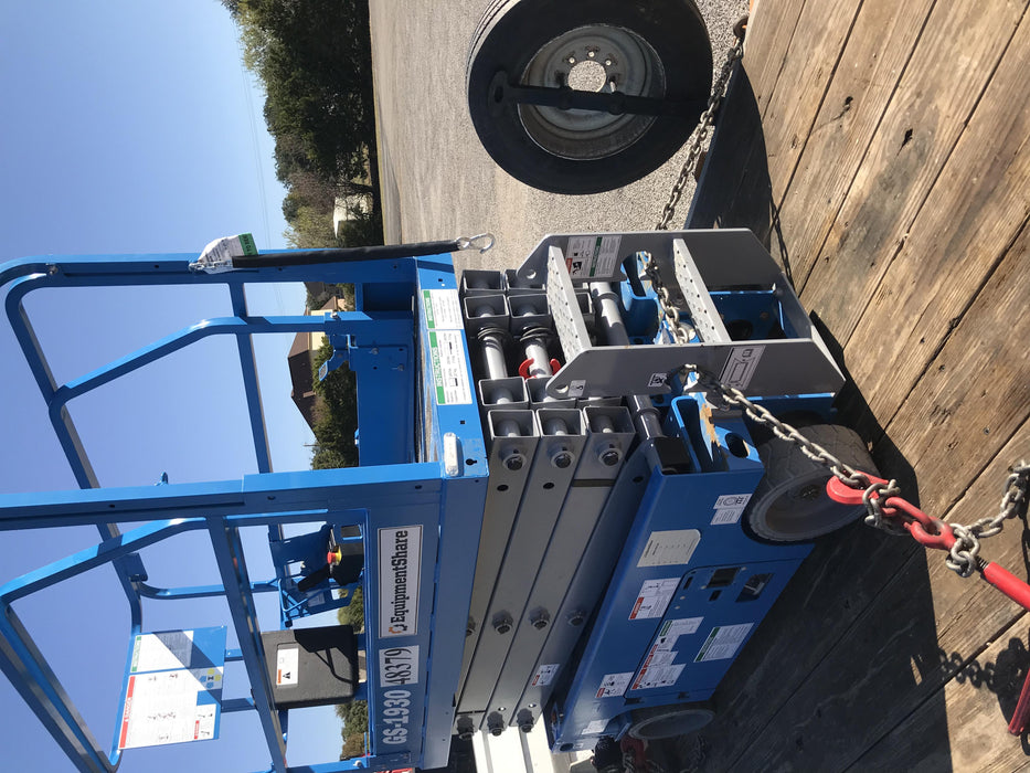 2019 Genie GS-1930 Fixed rails with chain Entry