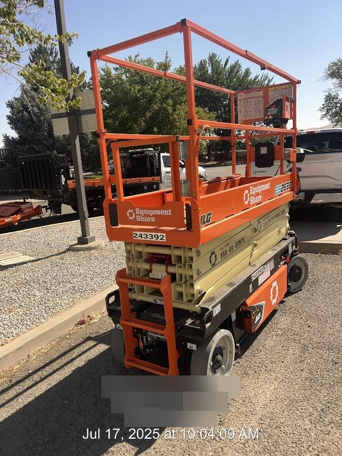 2022 JLG ES2632