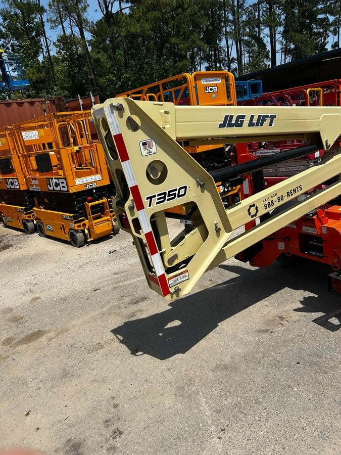 2023 JLG T350