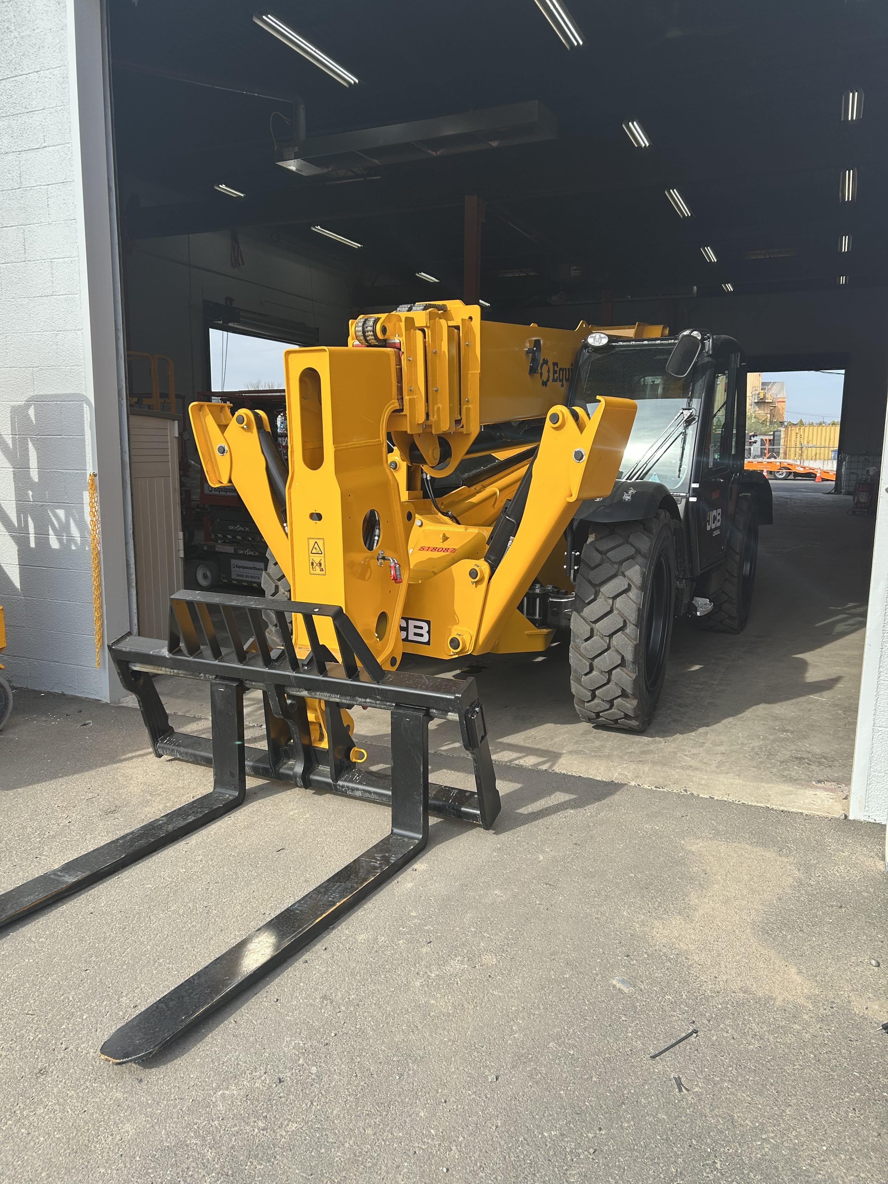 2025 JCB 510-56
