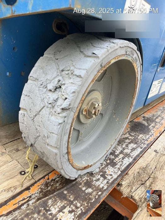 2019 Genie GS-4047 Folding rails with half height swing gate