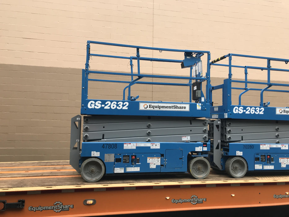2019 Genie GS-2632 Folding rails with half height swing gate