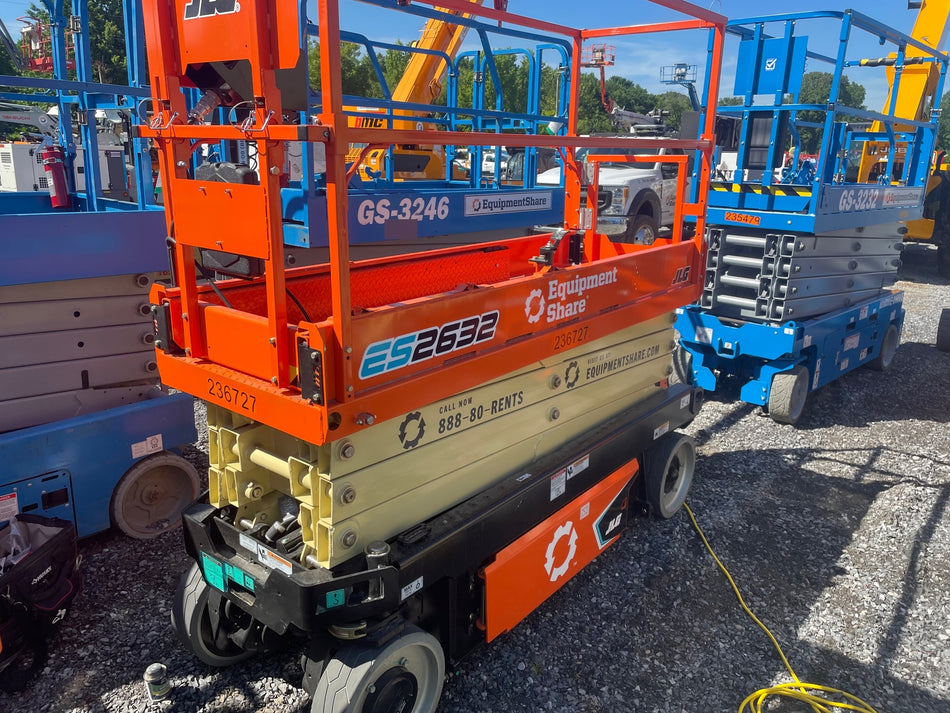 2022 JLG ES2632