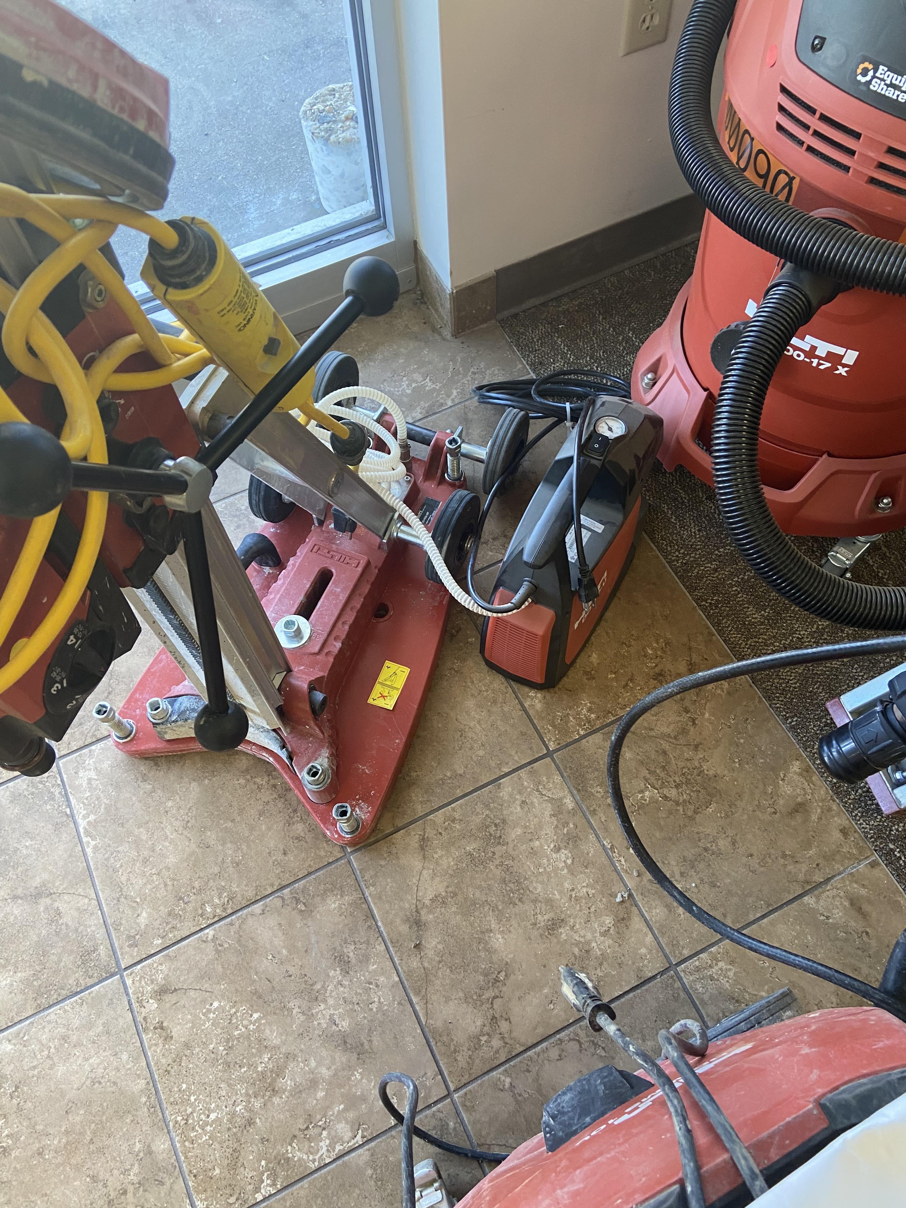 2020 HILTI DD250E