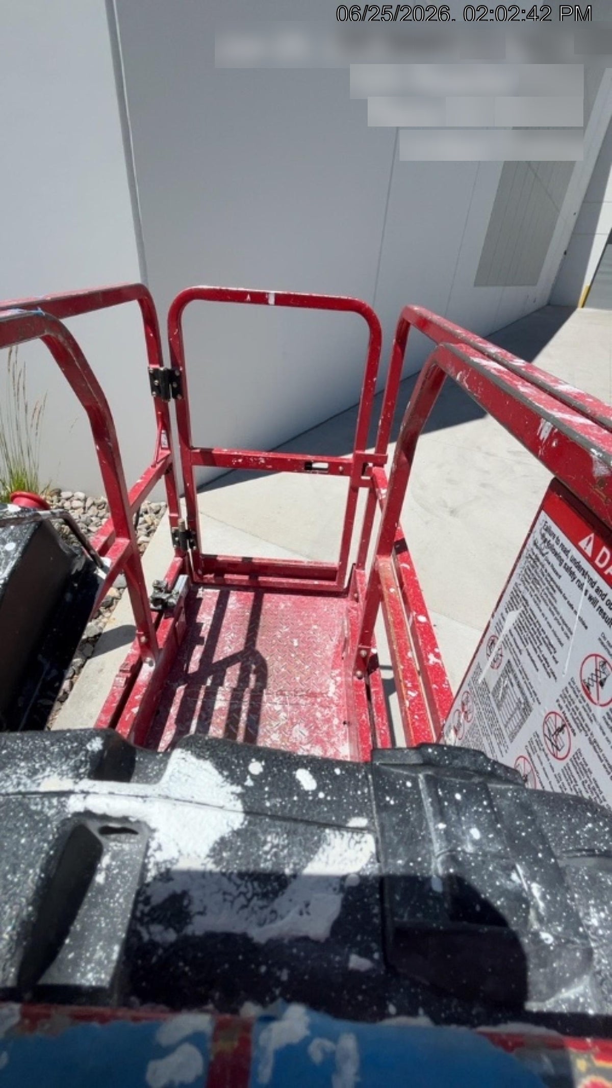 2020 MEC 1330SE Solid NM Tires, Steel Swing out Doors, LCS, Beacon, 900W Inverter