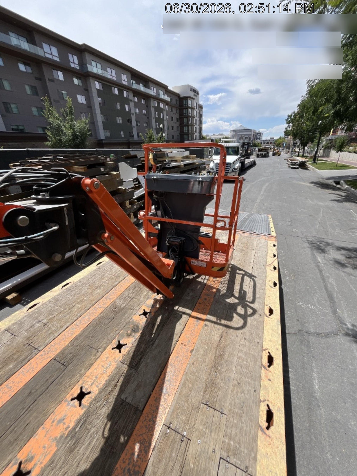 2023 JLG E300AJP