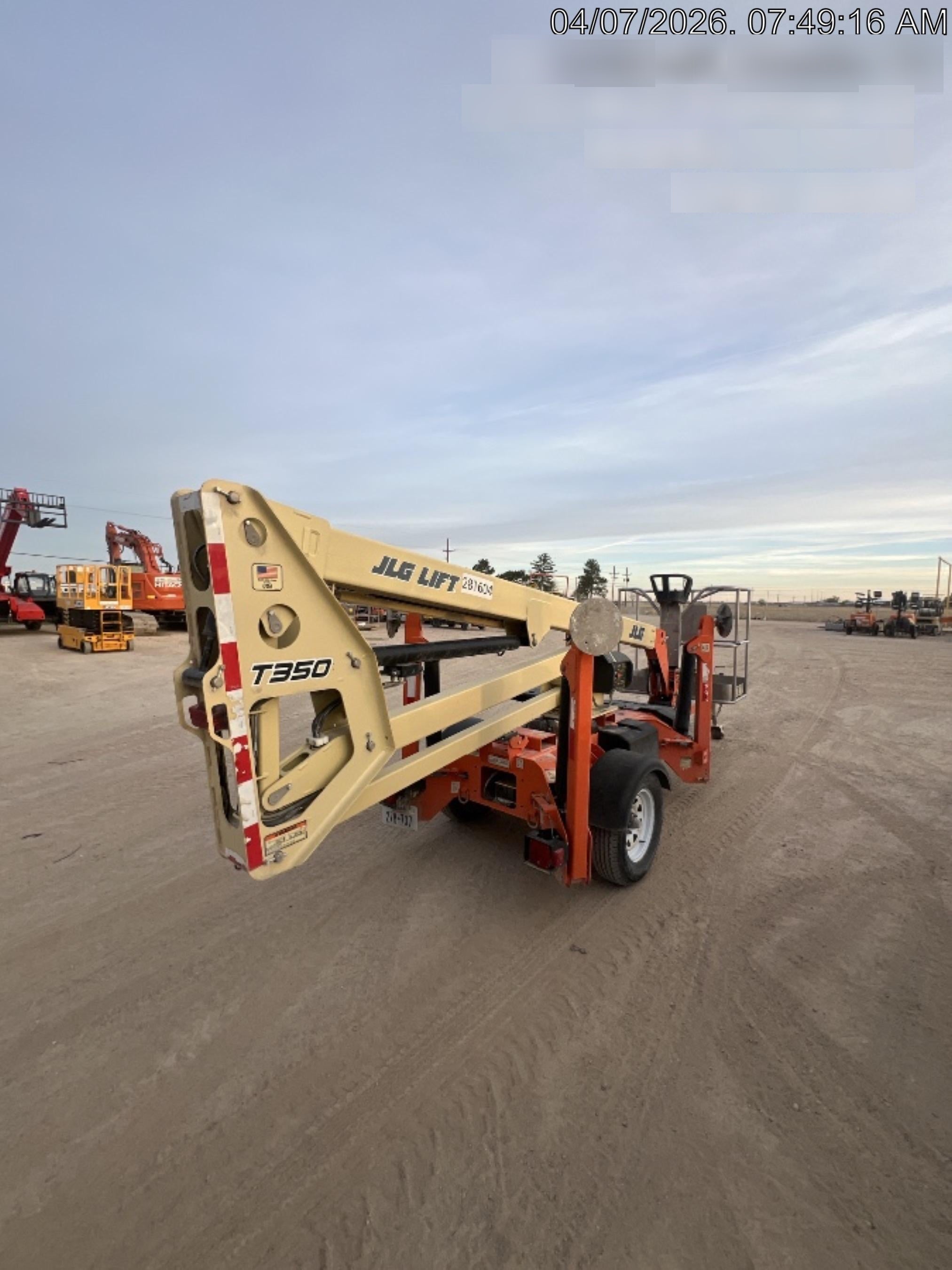 2022 JLG T350