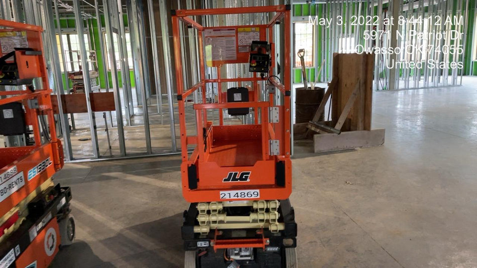 2022 JLG ES1330L