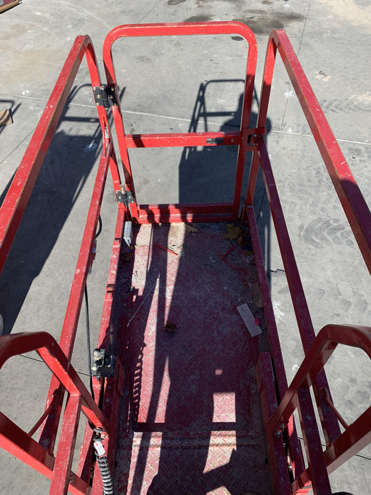 2020 MEC 1330SE Solid NM Tires, Steel Swing out Doors, LCS, Beacon, 900W Invertor