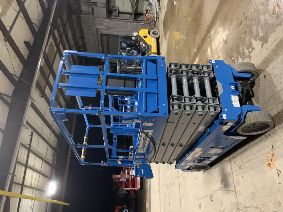 2019 Genie GS-3232 Folding rails with half height swing gate, 800 Amp Inverter