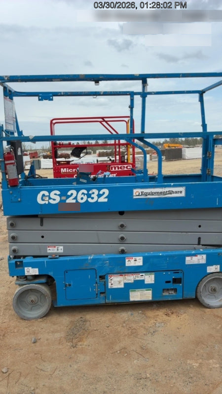 2019 Genie GS-2632 Folding rails with half height swing gate