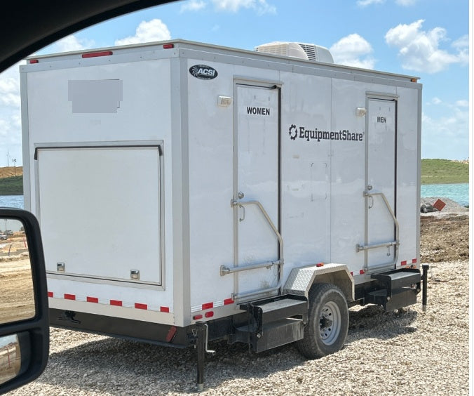 2025 NATIONAL RESTROOM TRAILERS NRT4MDS