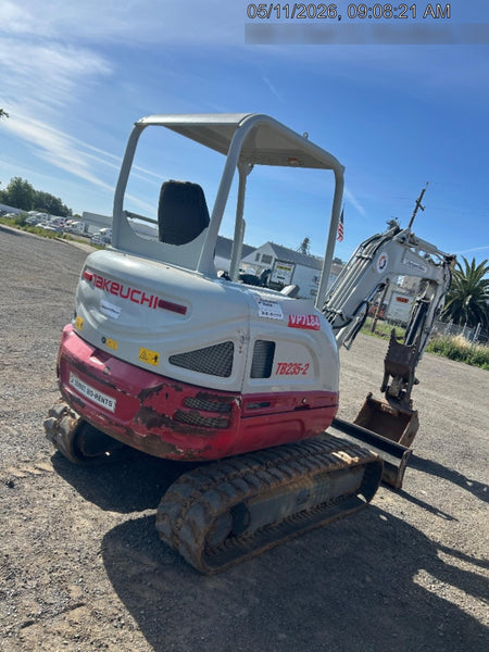2022 TAKEUCHI TB235-2R