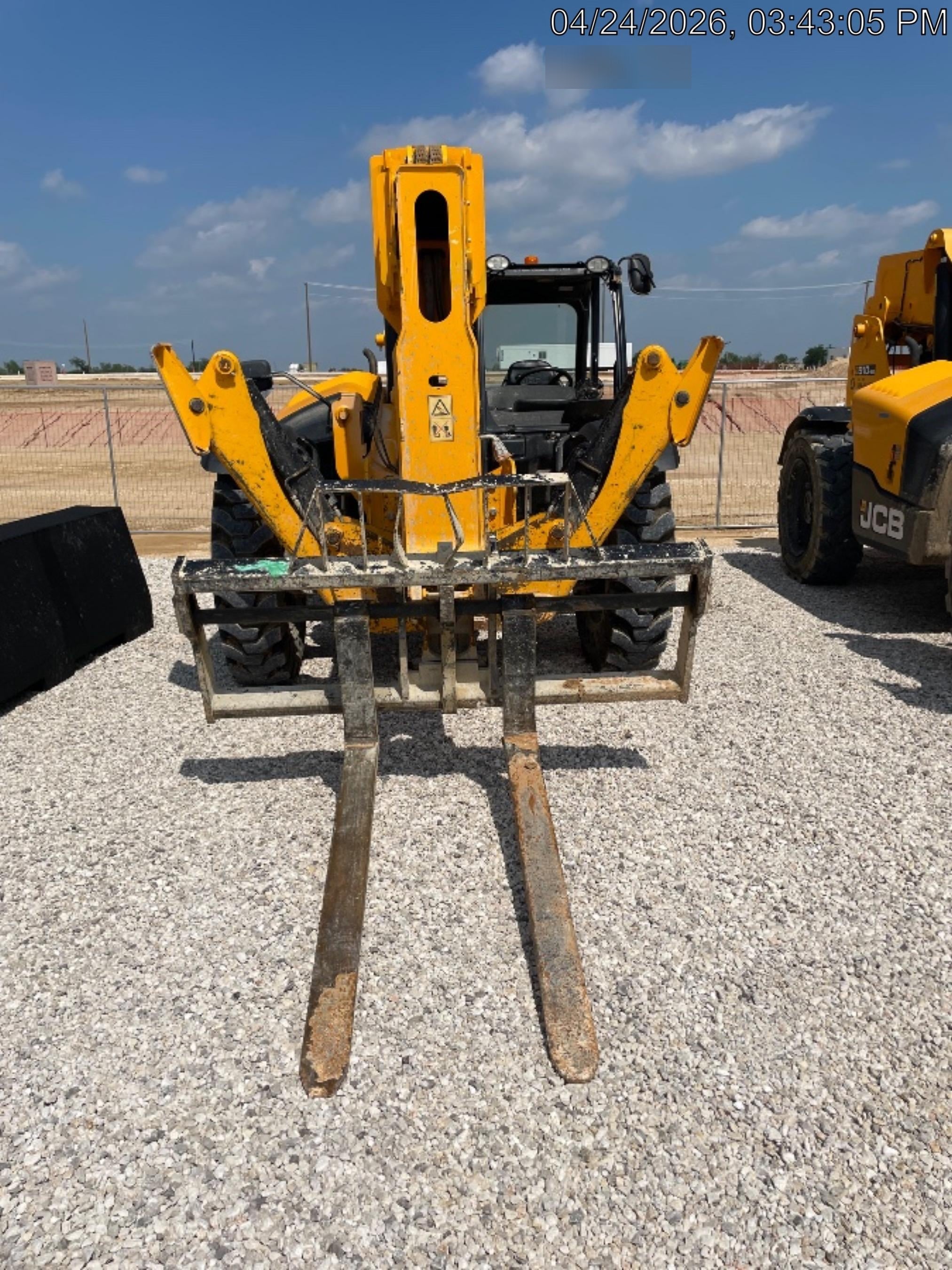 2023 JCB 510-56