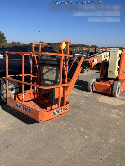 2019 JLG E300AJP
