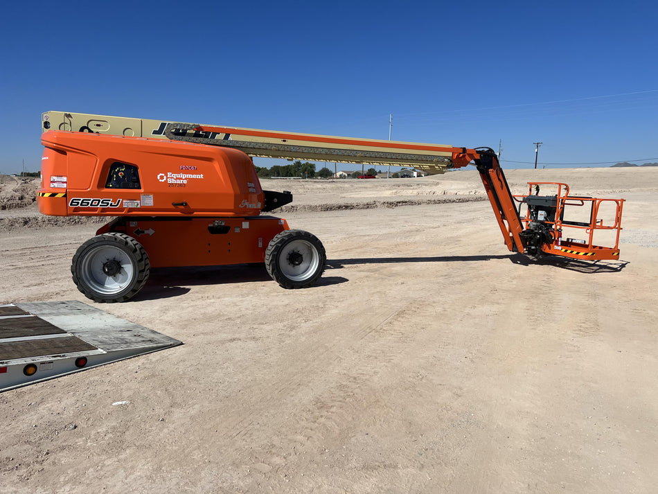 2022 JLG 660SJ