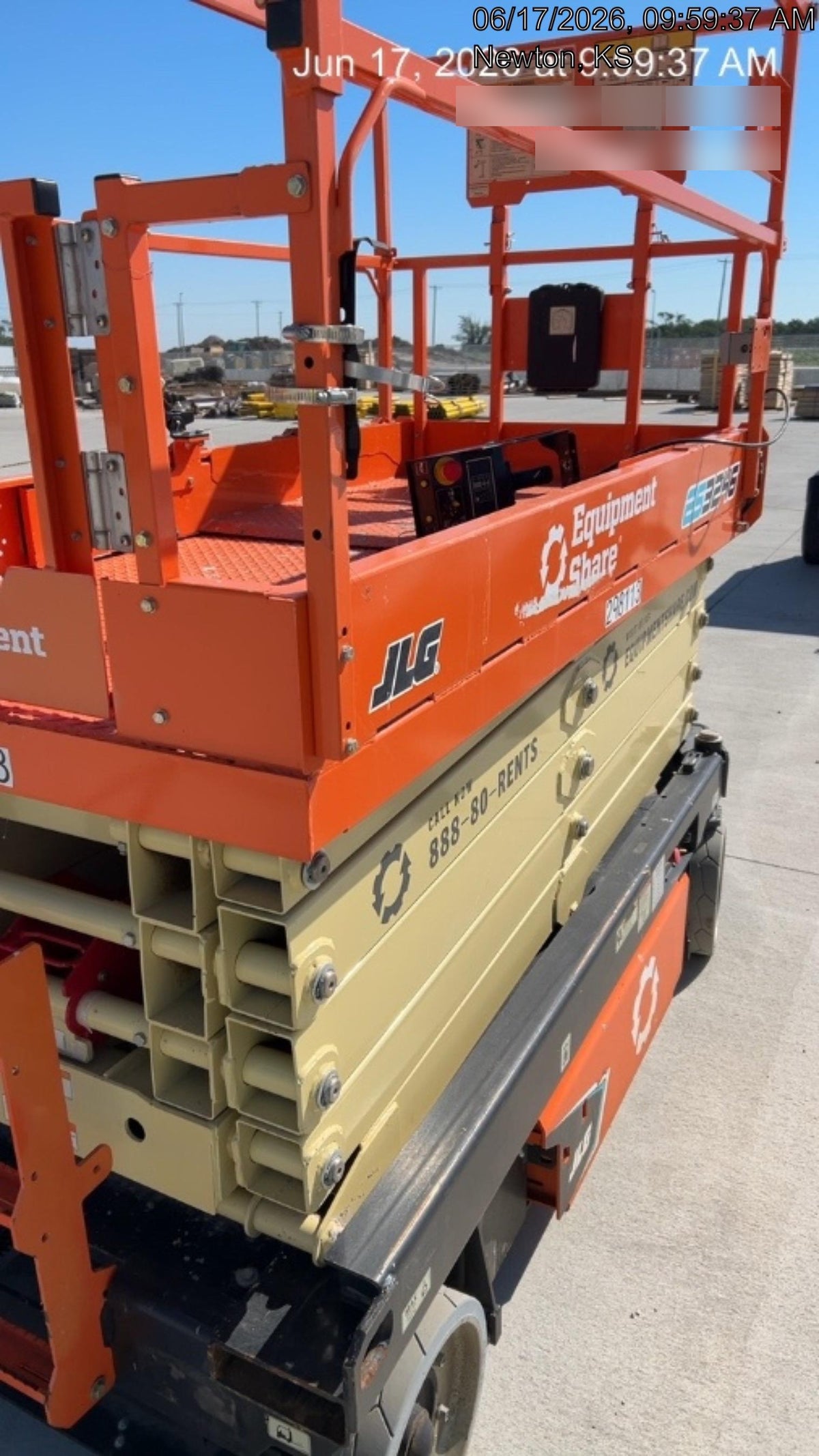 2023 JLG ES3246