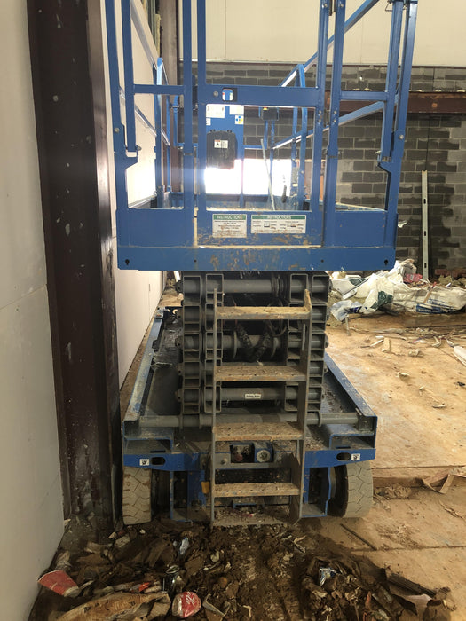 2019 Genie GS-4047 Folding rails with half height swing gate
