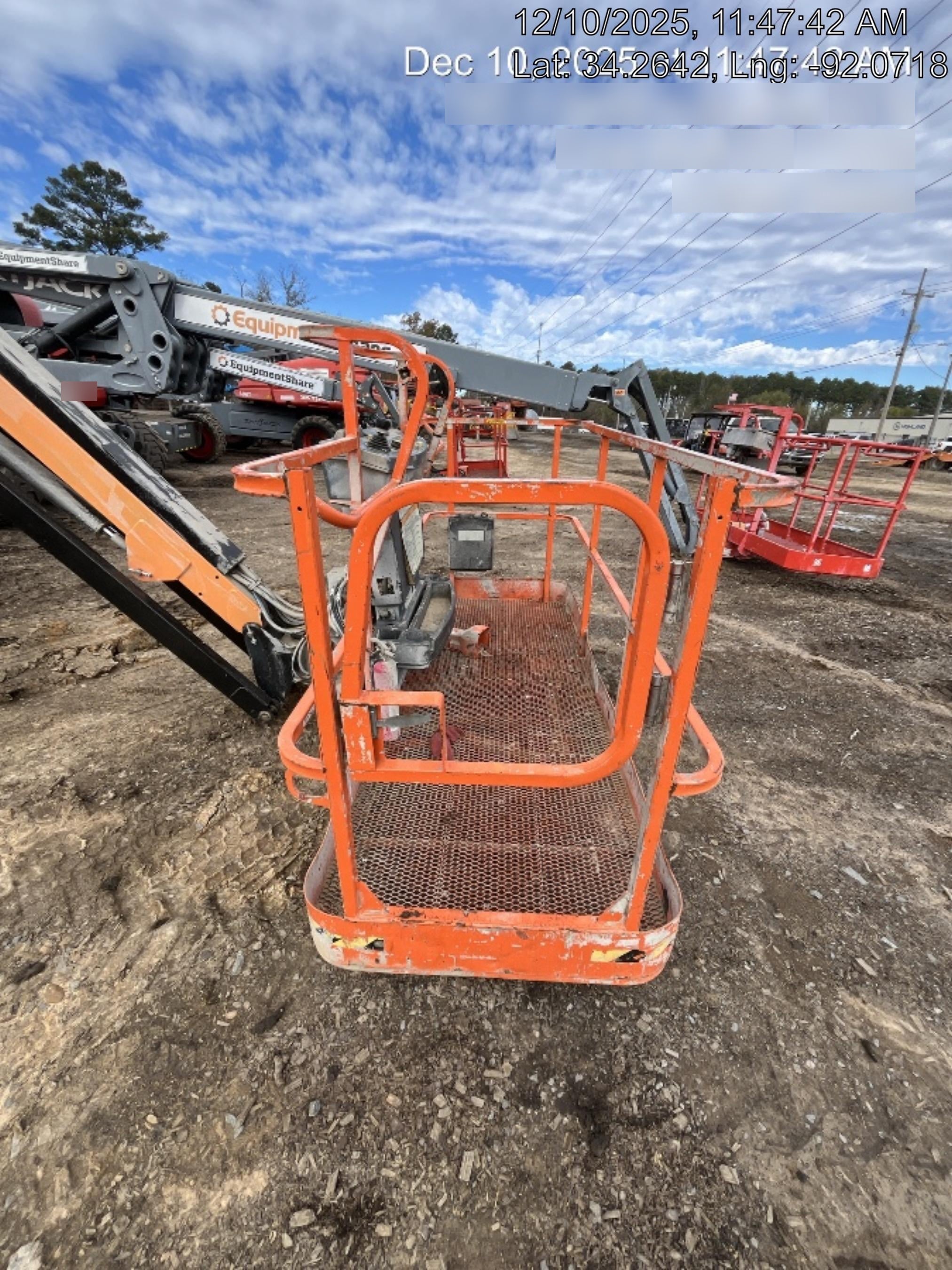 2022 JLG 600AJ
