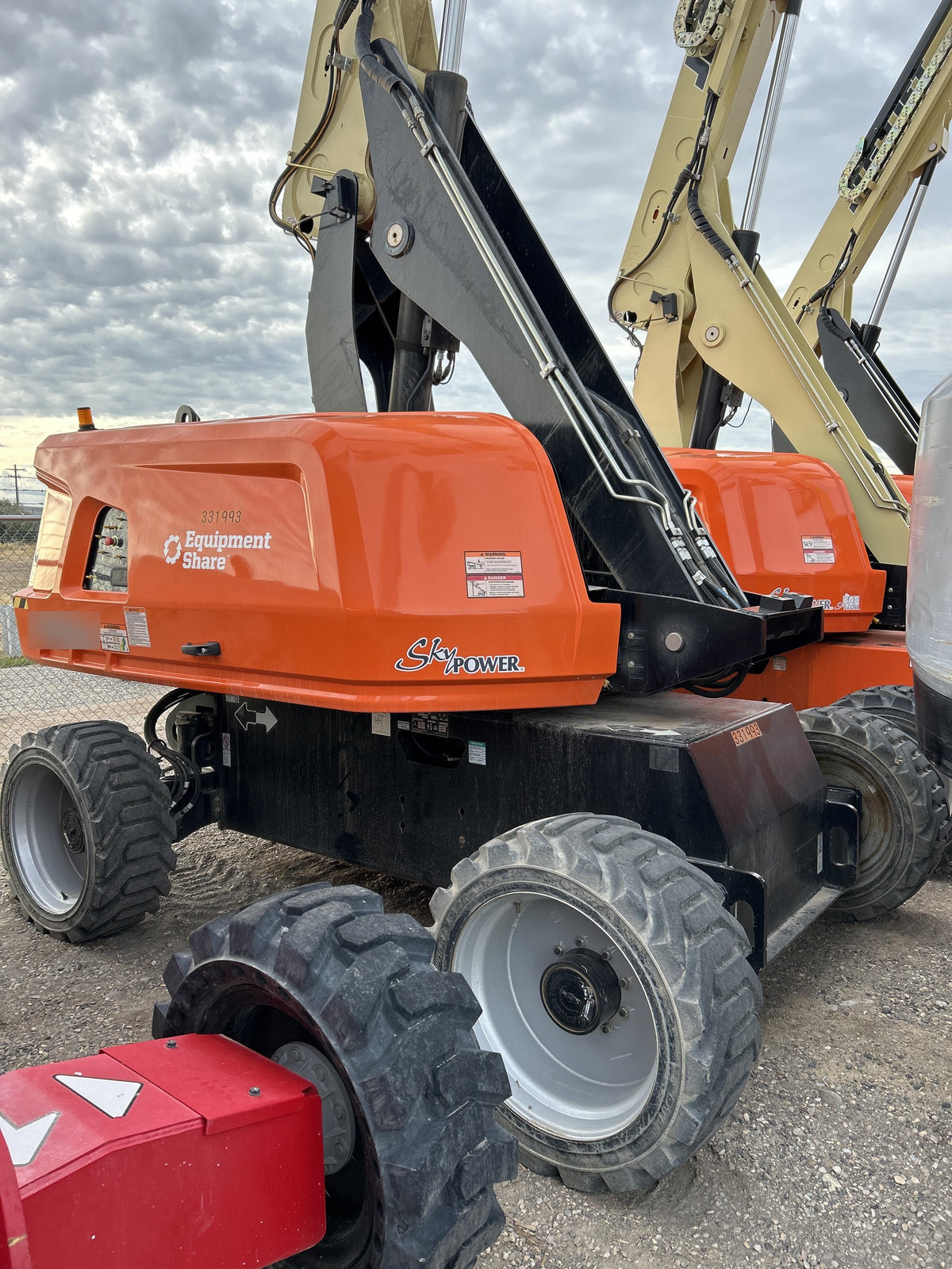 2023 JLG 660SJ