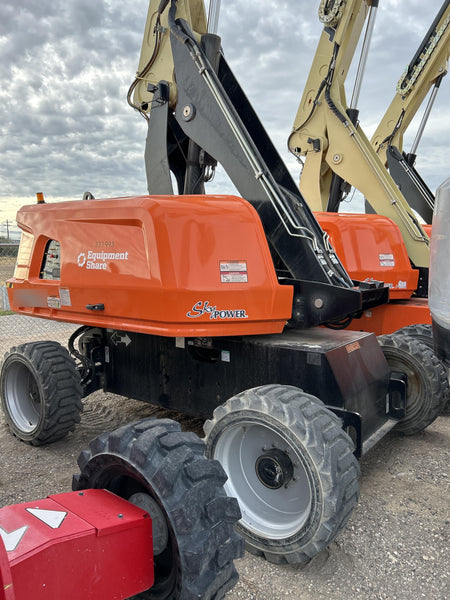 2023 JLG 660SJ