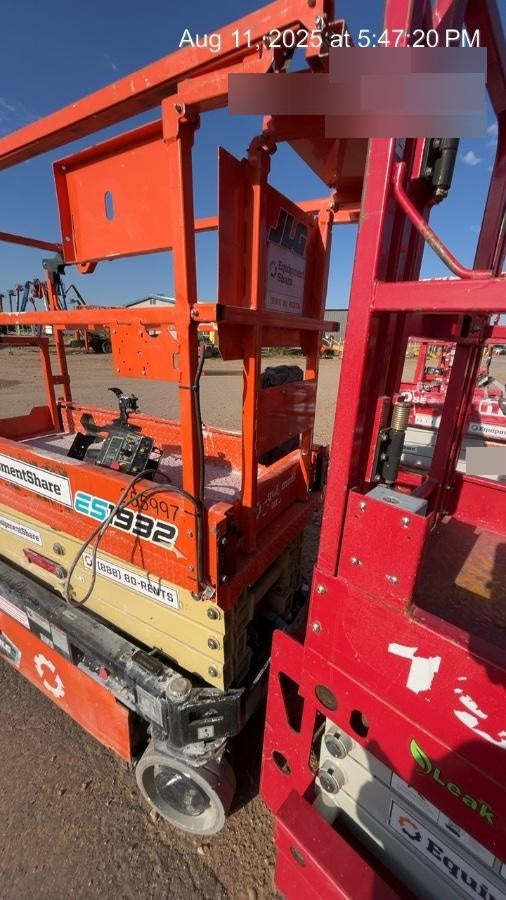 2022 JLG ES1932