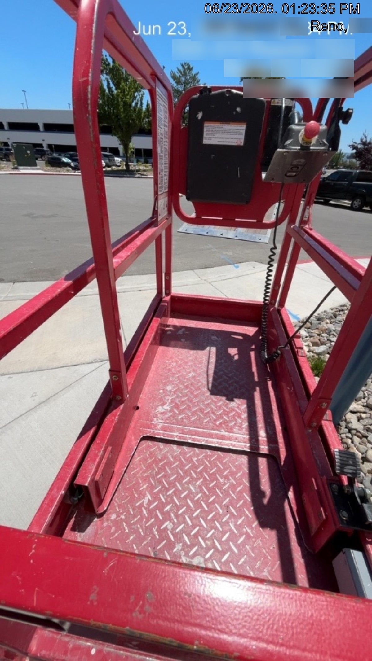2020 MEC 1330SE Solid NM Tires, Steel Swing out Doors, LCS, Beacon, 900W Invertor