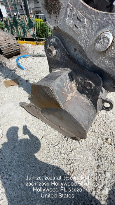 2015 CASE 42" Bucket - Case