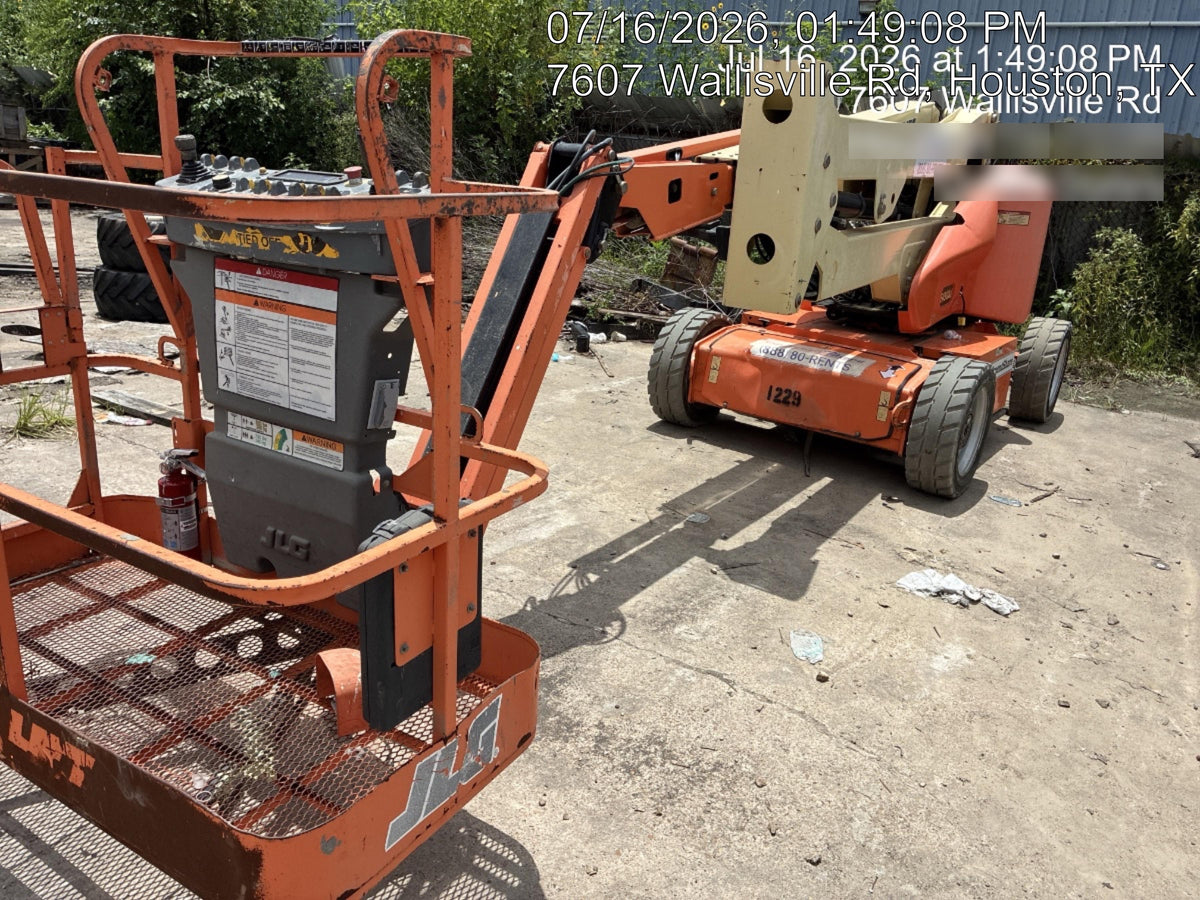 2016 JLG E450AJ