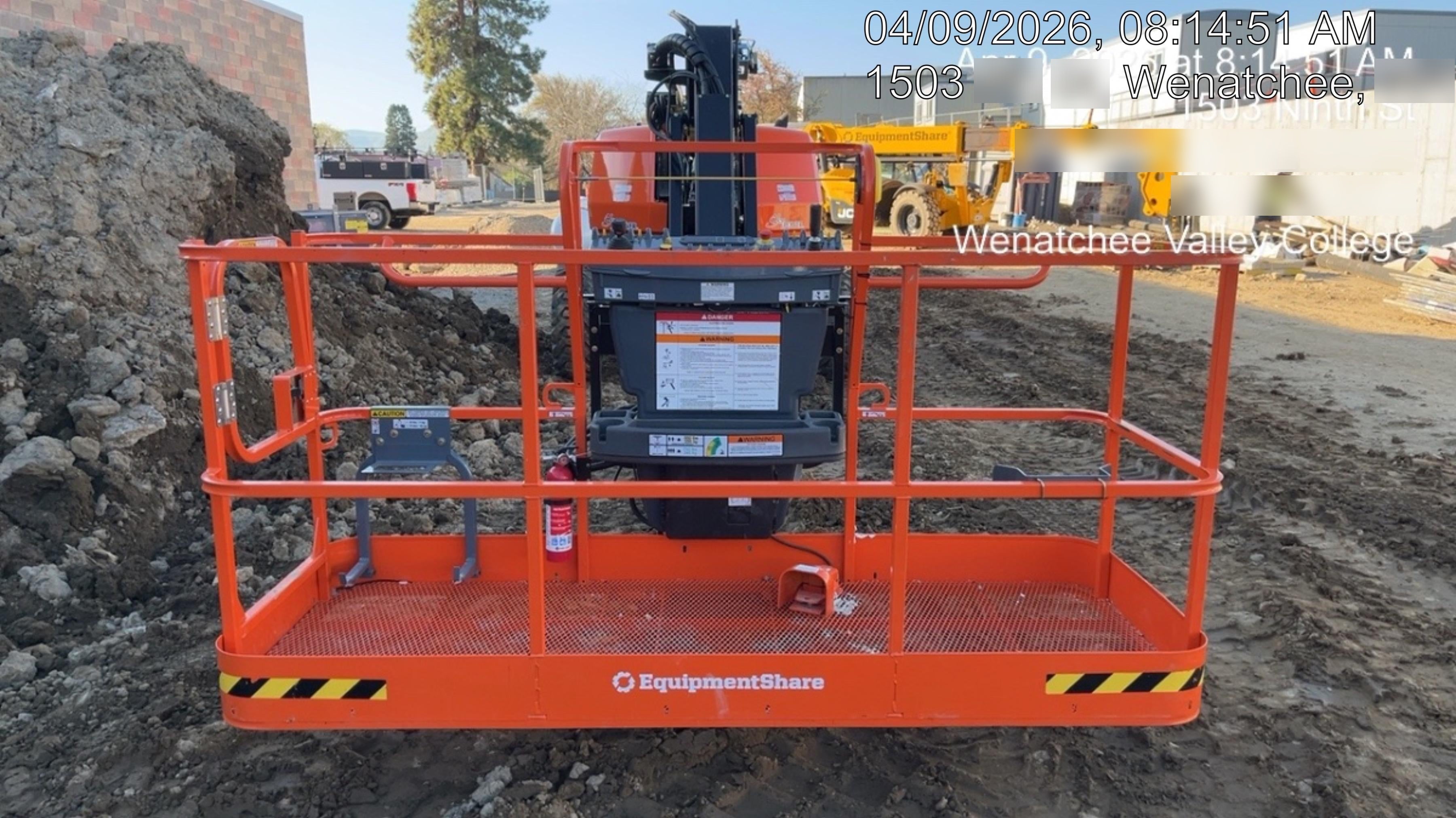 2025 JLG 660SJ