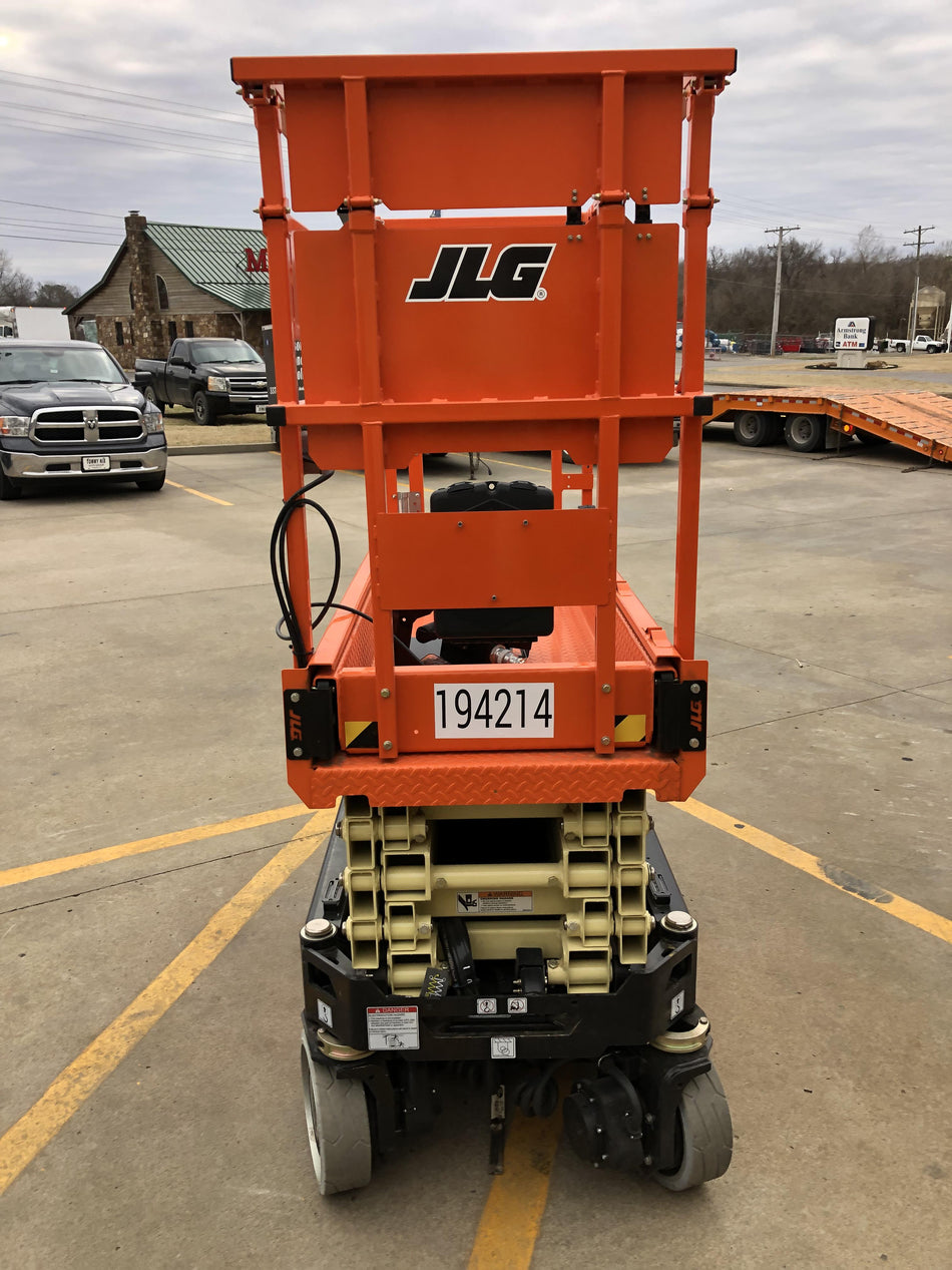 2021 JLG ES1932