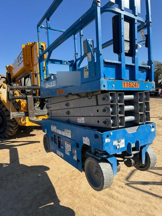 2020 Genie GS-1930 Solid Non Marking Tires, Beacon, Folding rails with half height swing gate