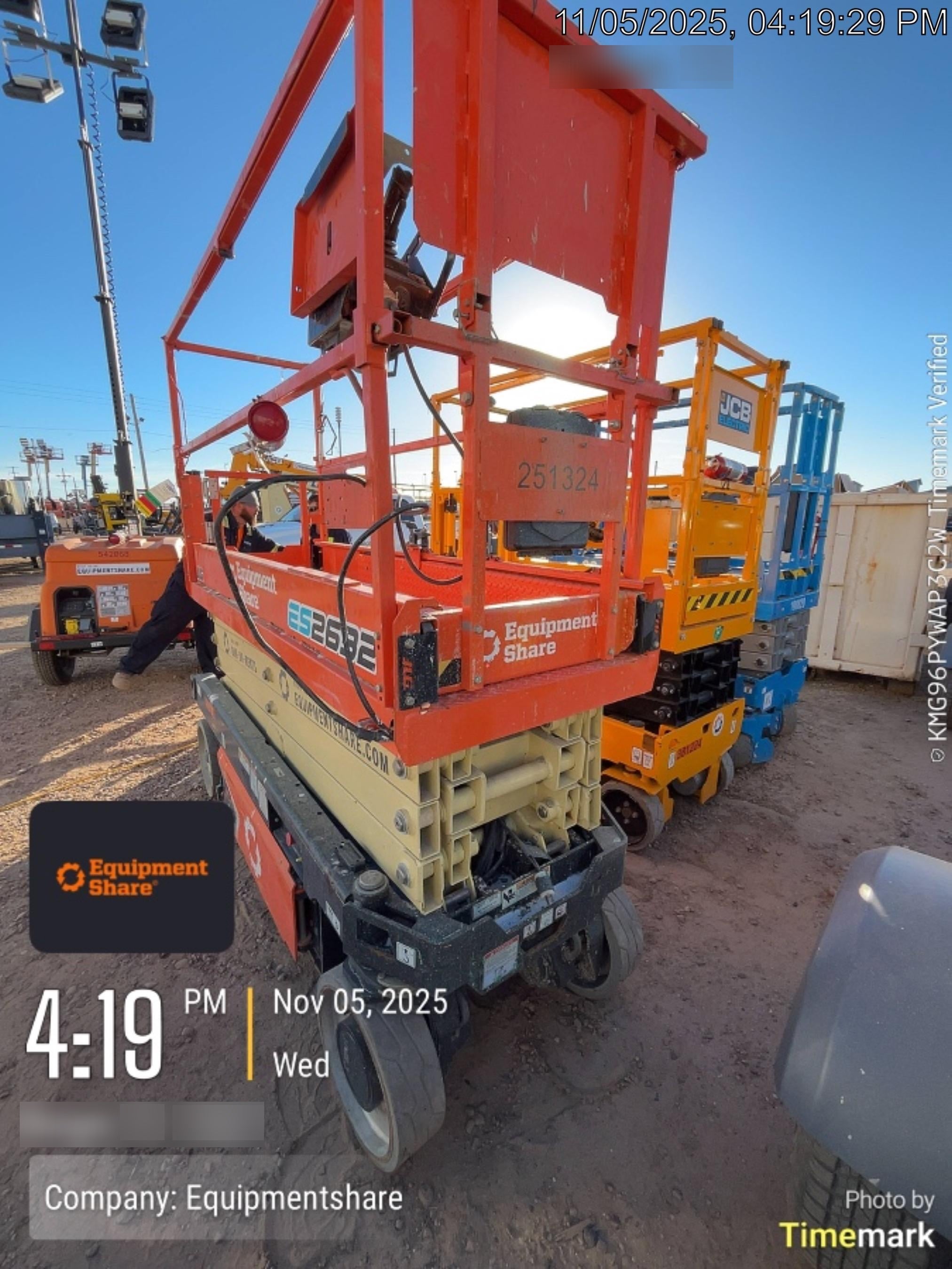 2022 JLG ES2632
