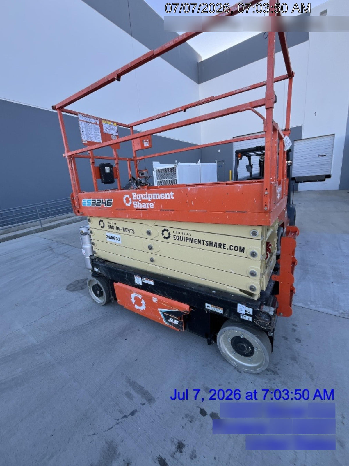 2022 JLG ES3246