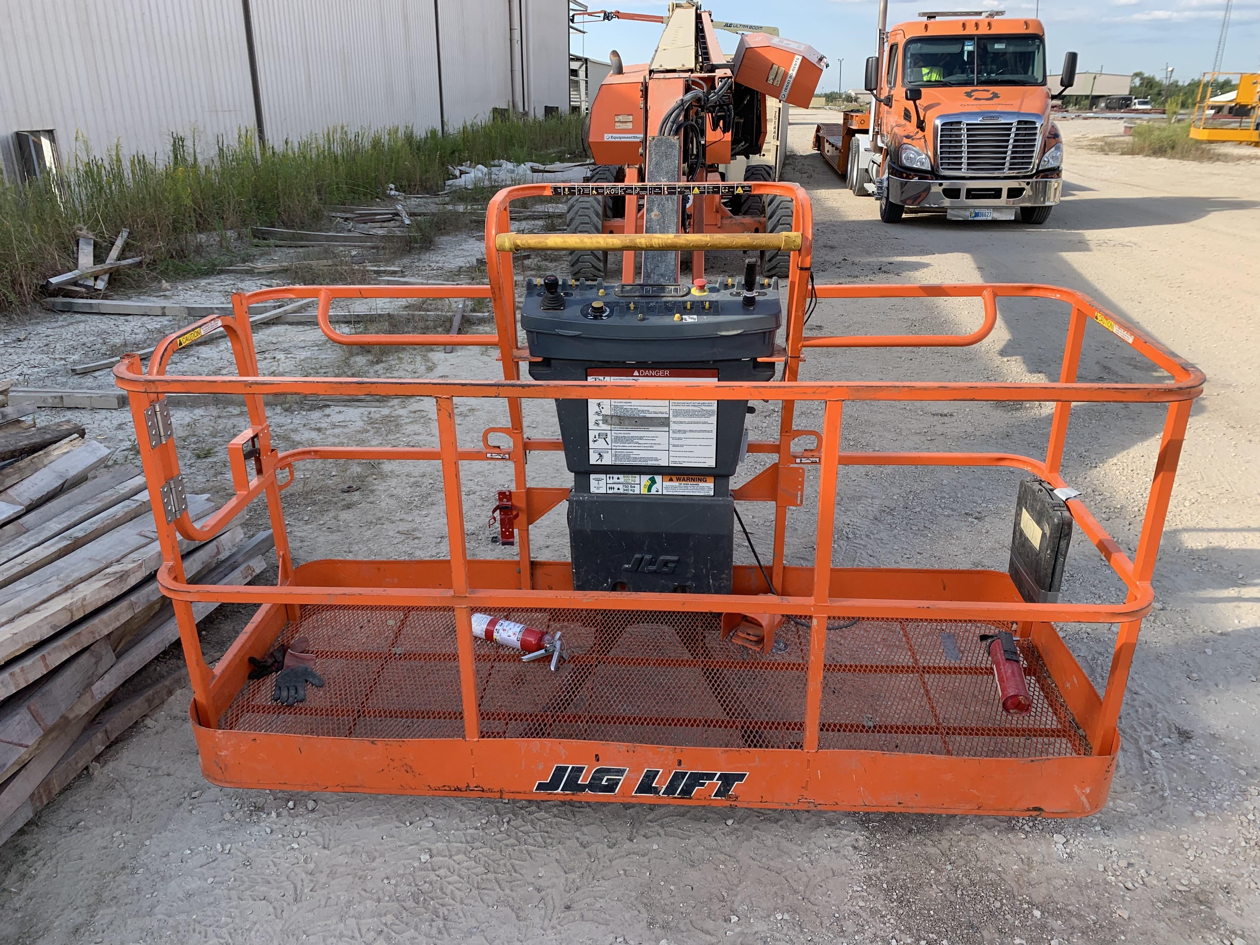 2019 JLG 860SJ