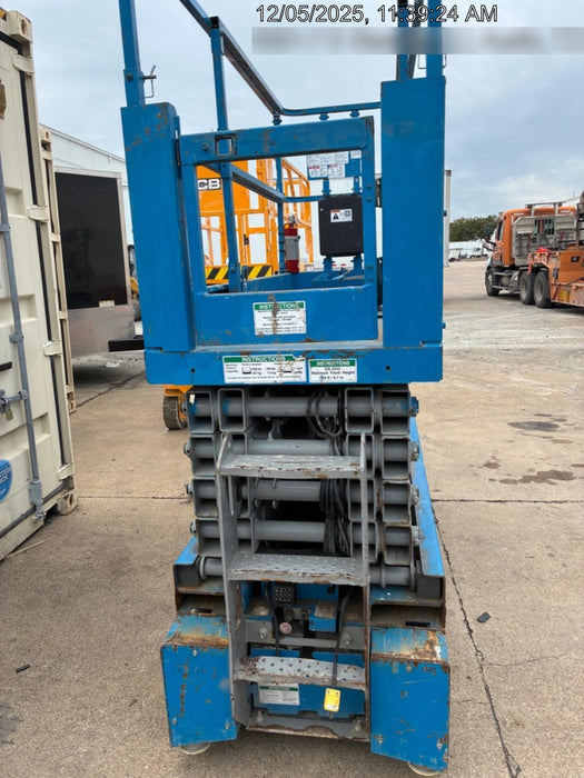 2016 Genie GS-3232 Genie GS3232 Narrow Scissor Lift