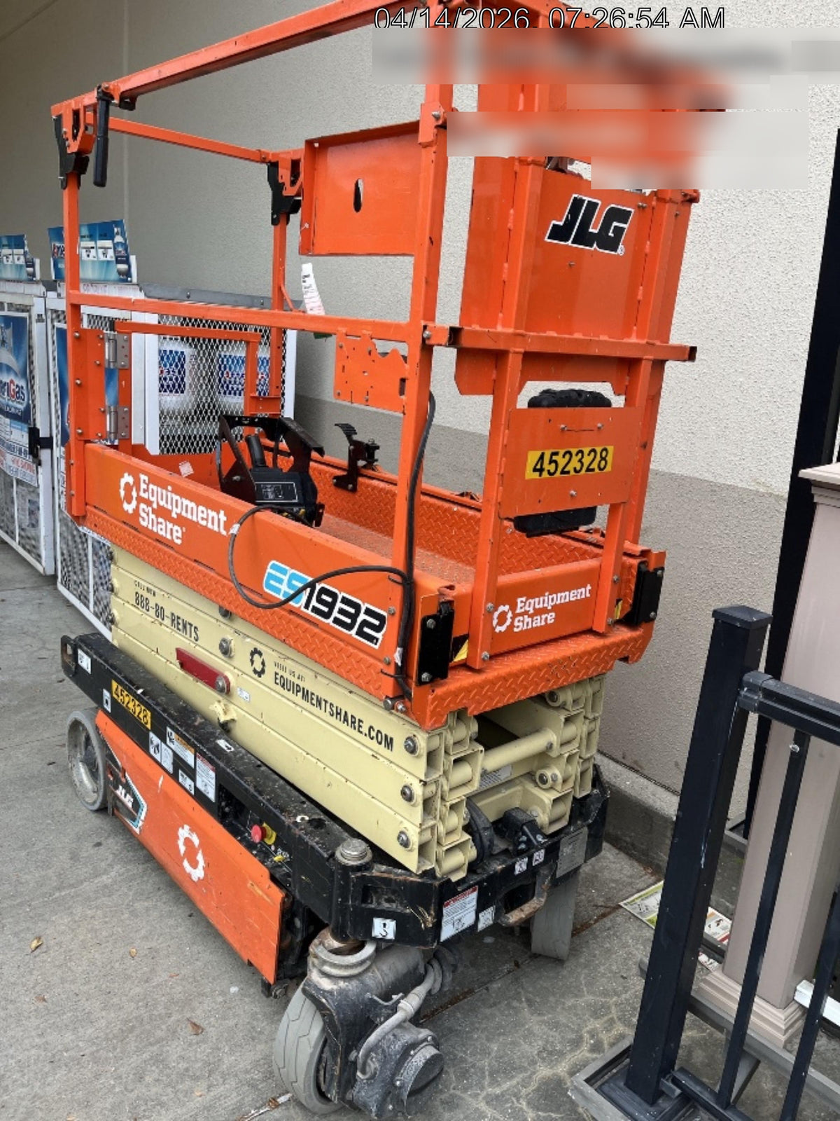 2024 JLG ES1932