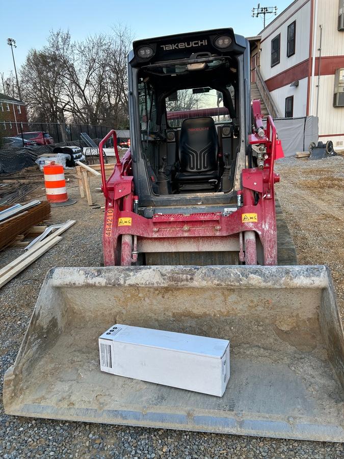 2024 TAKEUCHI TL10V2-CR