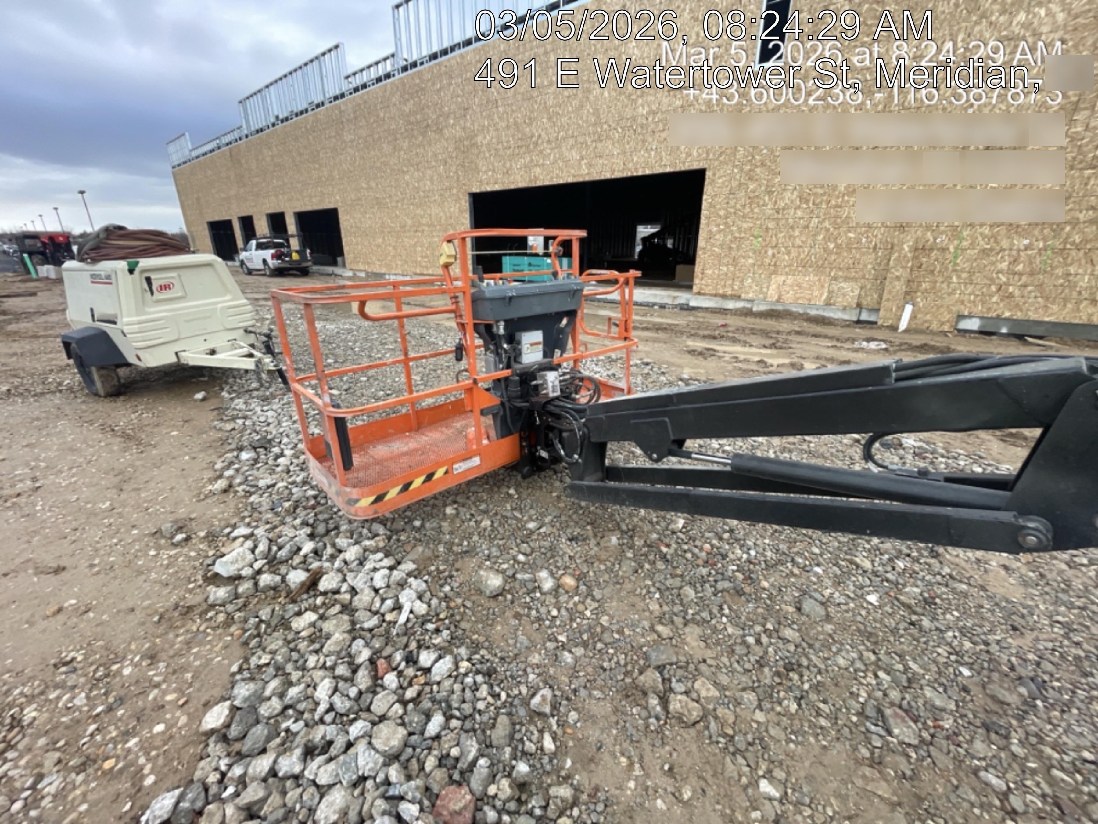 2023 JLG 660SJ
