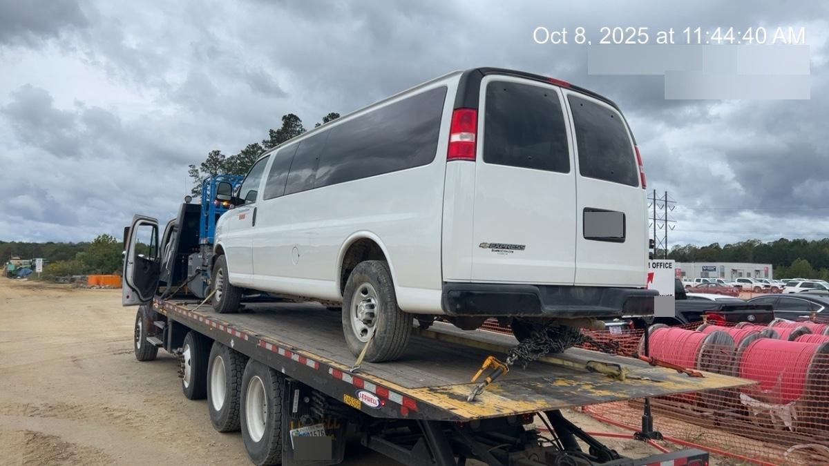 2023 CHEVROLET Express Van - Rental