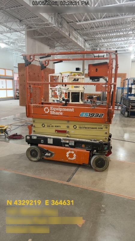 2022 JLG ES1932