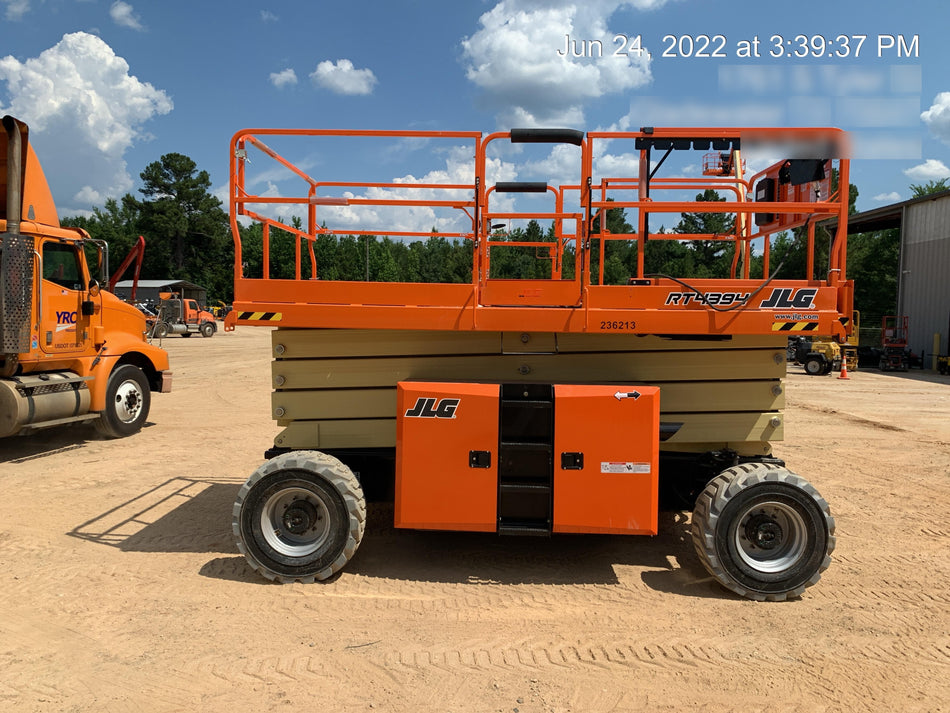 2022 JLG 4394RT