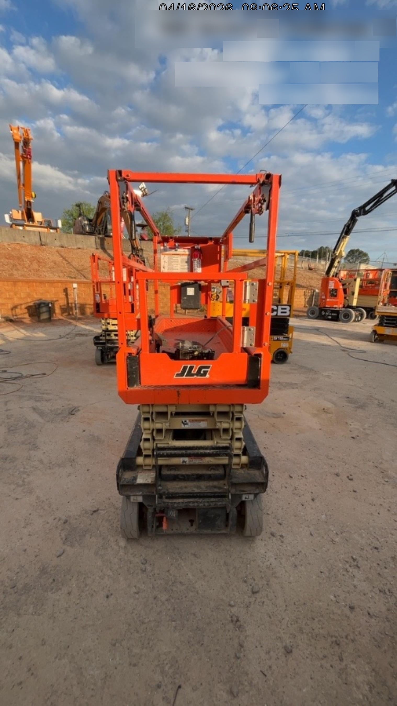 2025 JLG ES1932